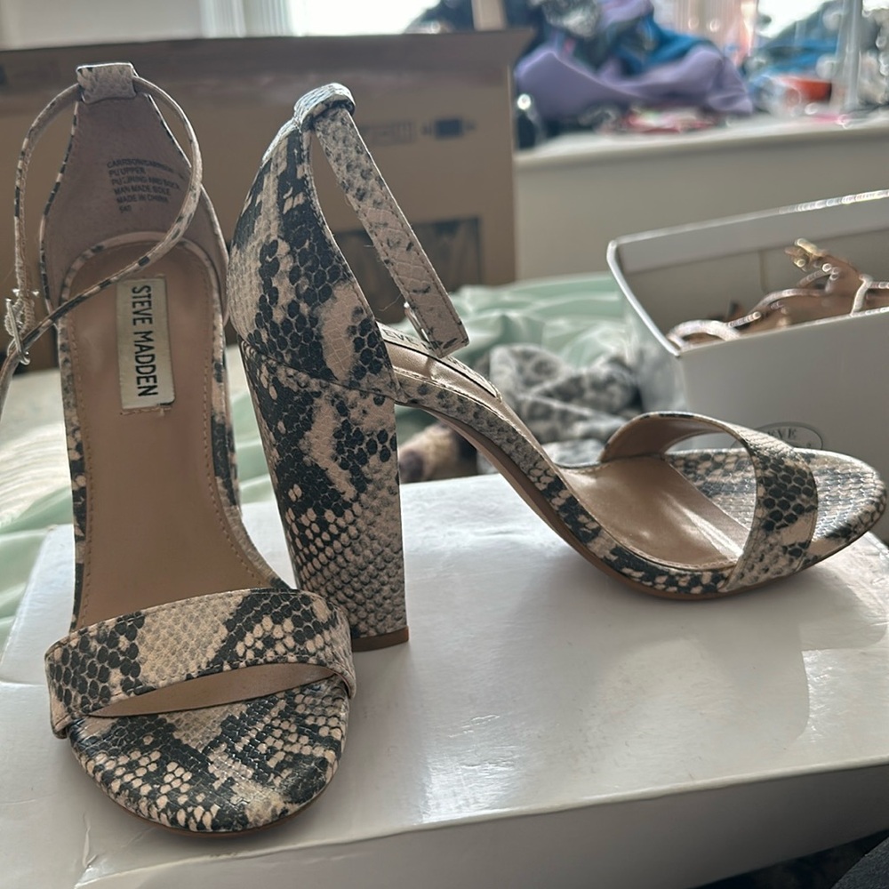 Steve Madden Carrson 7.5 heels